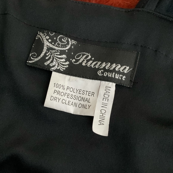 Black dress - Picture 4 of 5